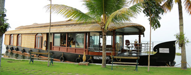 houseboat